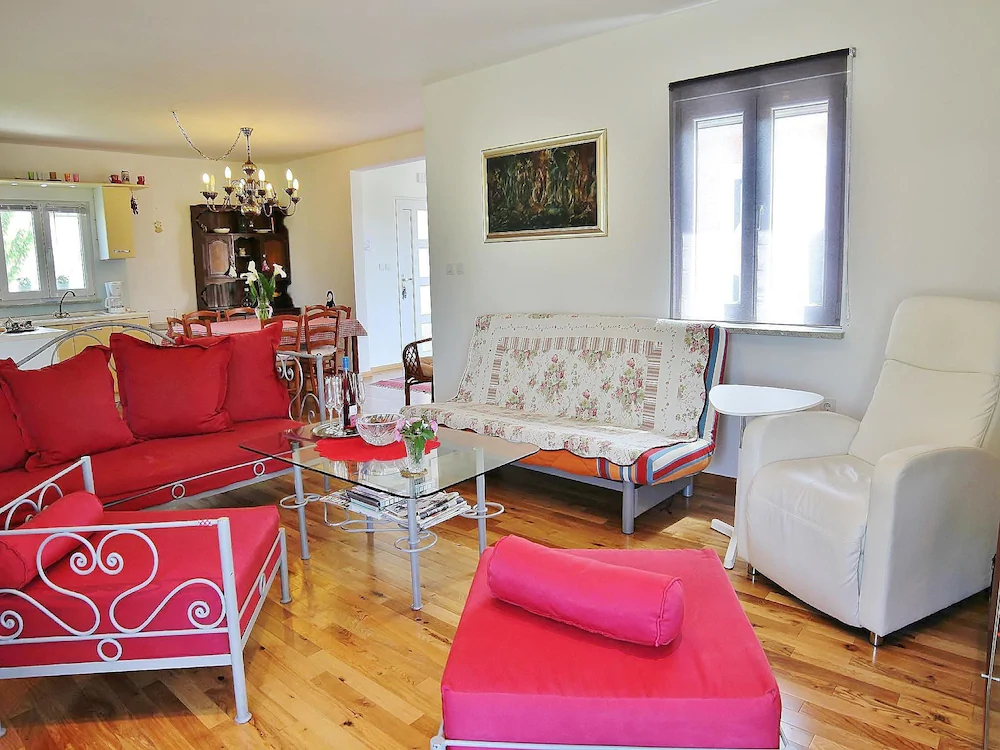 Holiday House Lico