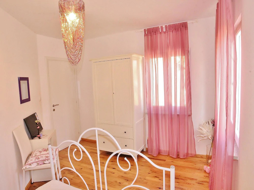 Holiday House Lico
