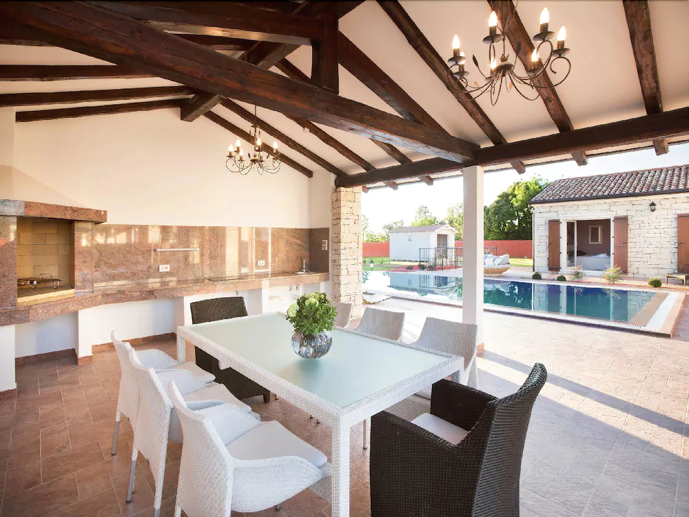 Villas Modena & Luxoria