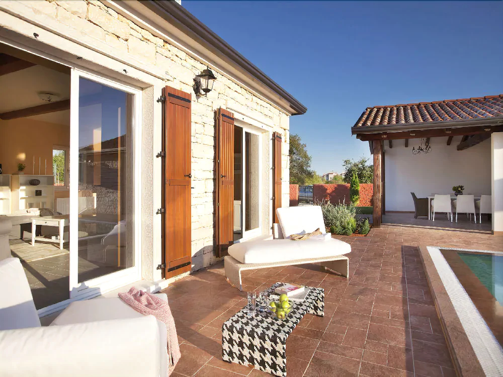Villas Modena & Luxoria