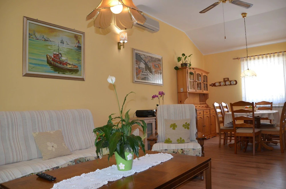 Holiday House Fragola