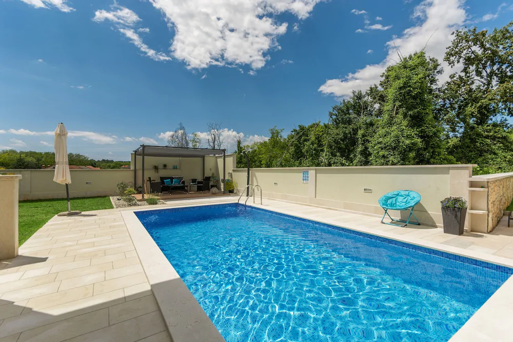 Villa Mira