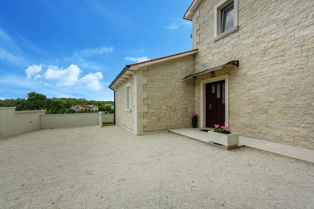 Villa Mira