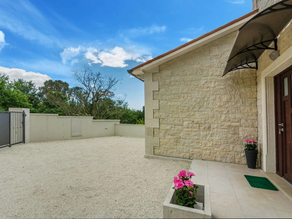 Villa Mira