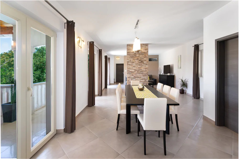 Villa Mira
