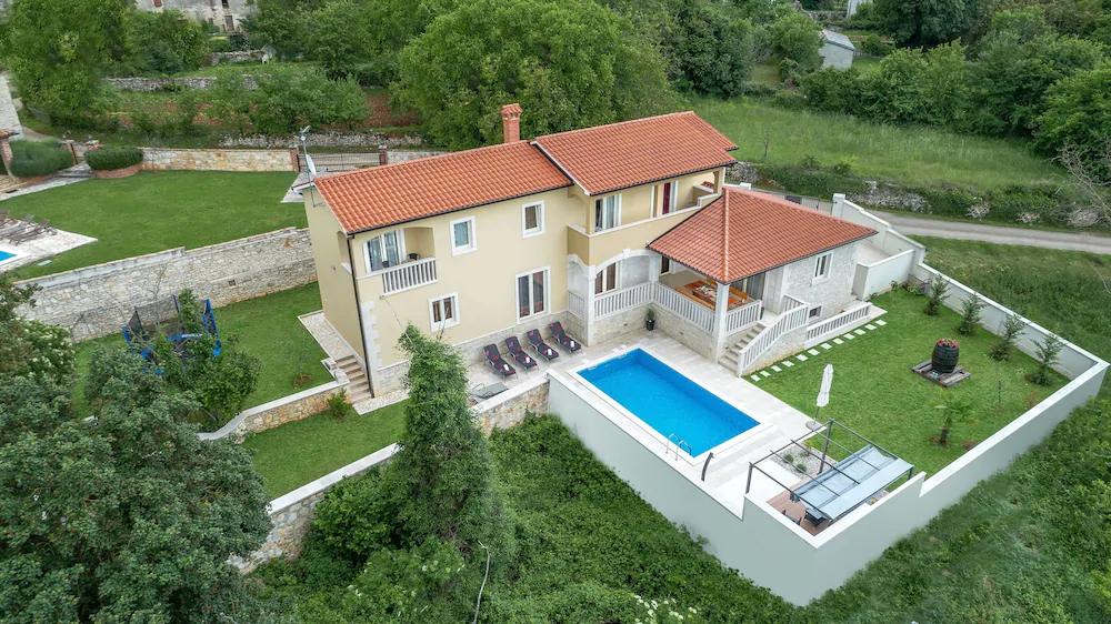 Villa Mira