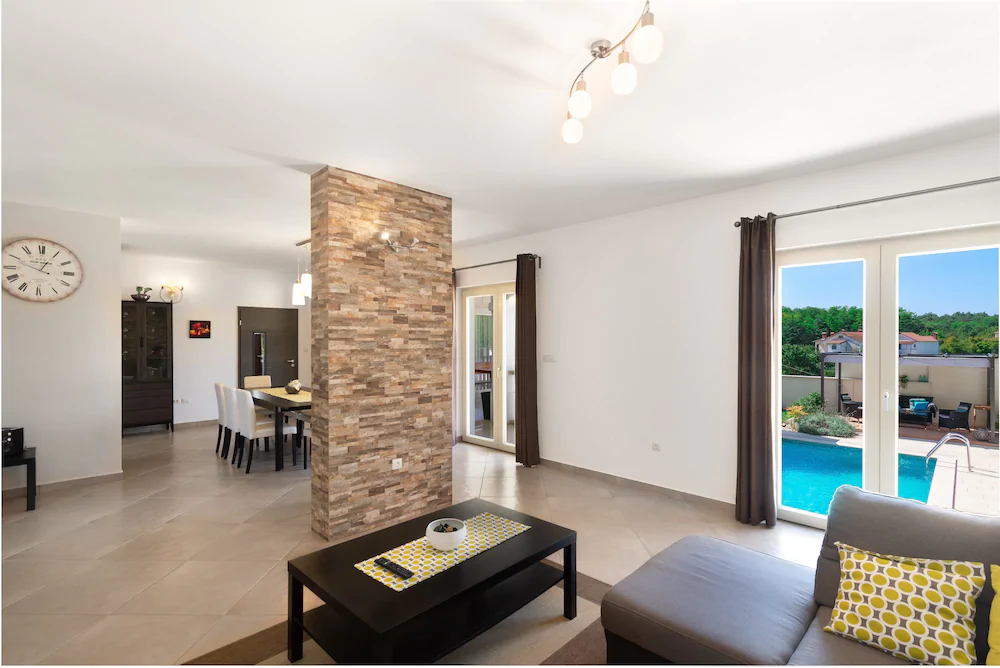 Villa Mira