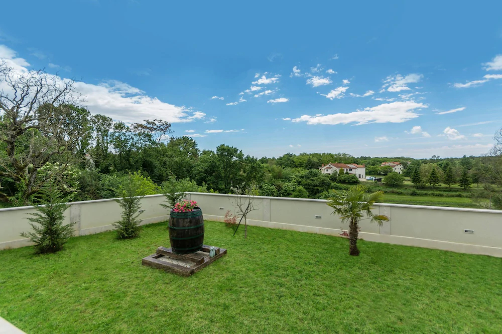Villa Mira