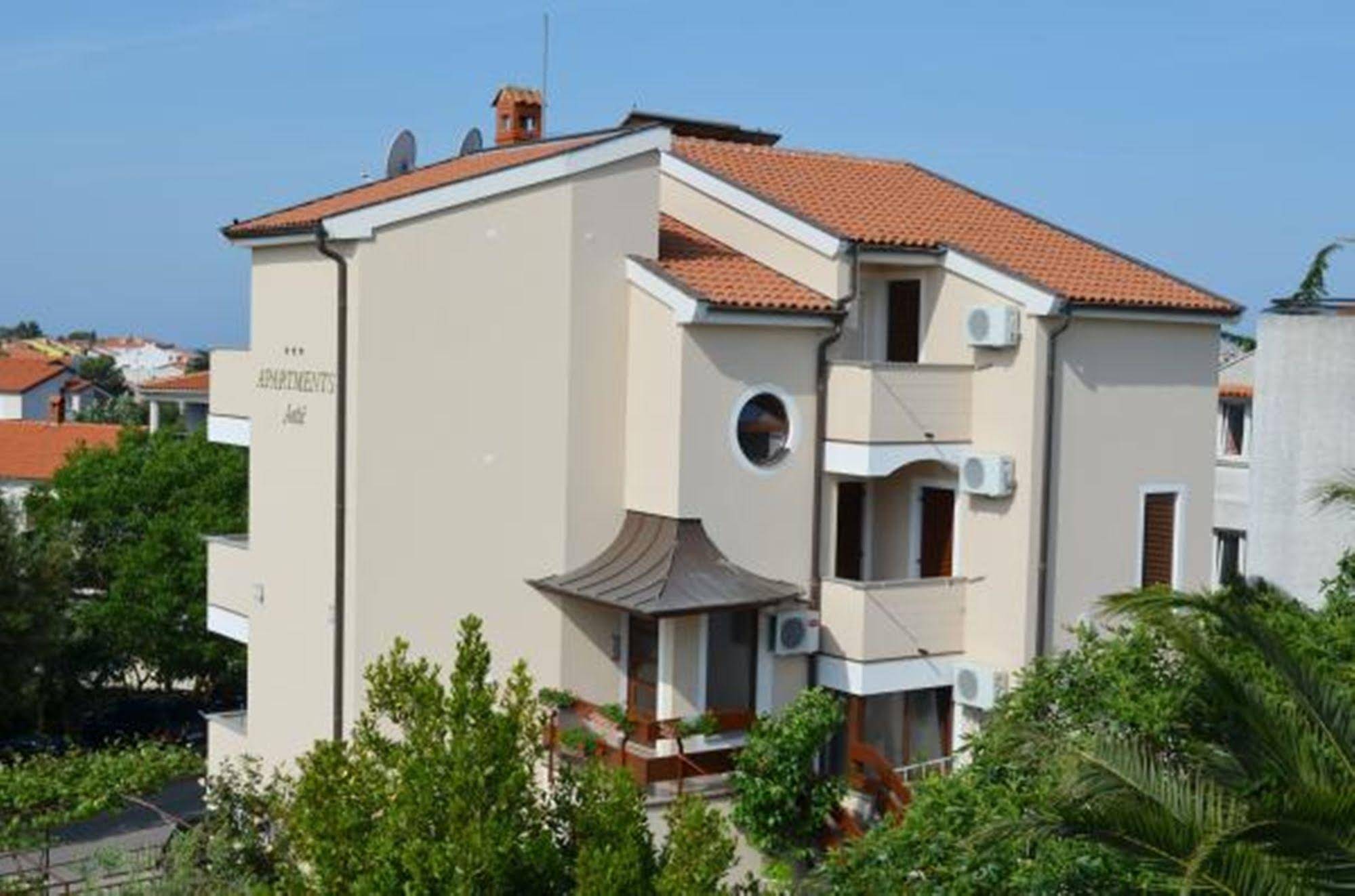 Apartments Antic