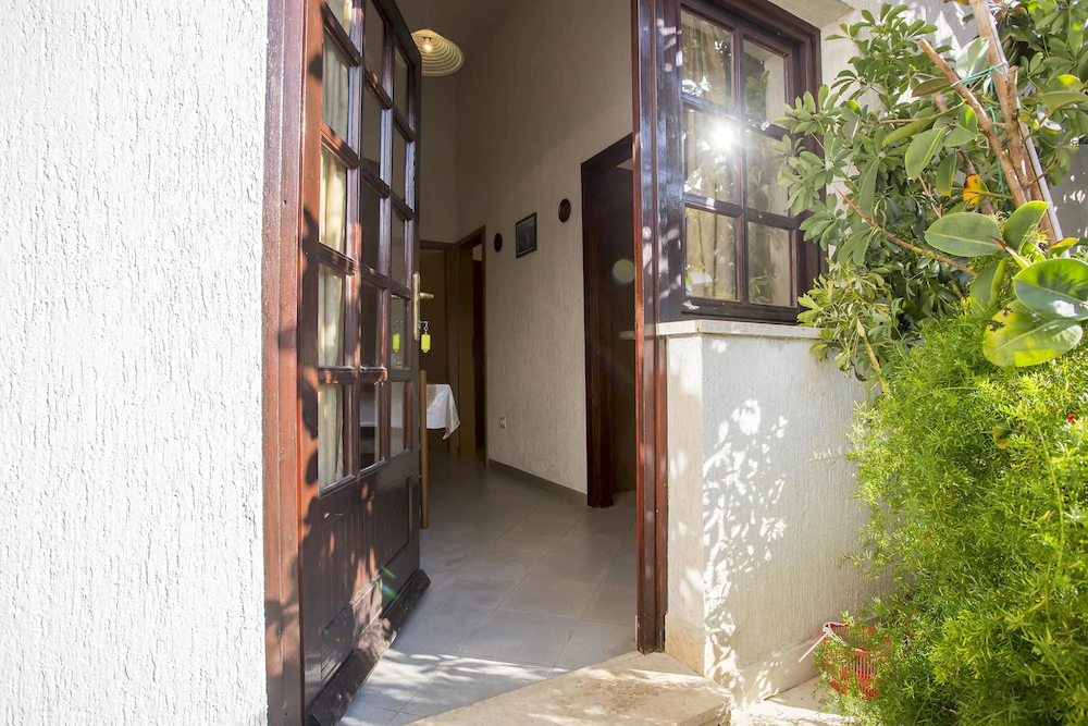 Apartments Kamelia