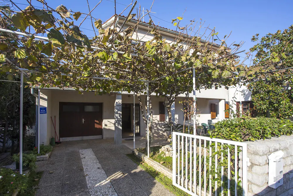 Apartments Kamelia