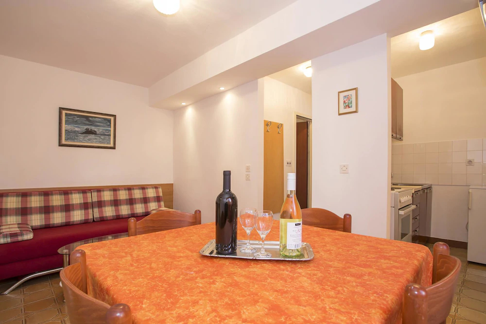 Apartments Kamelia