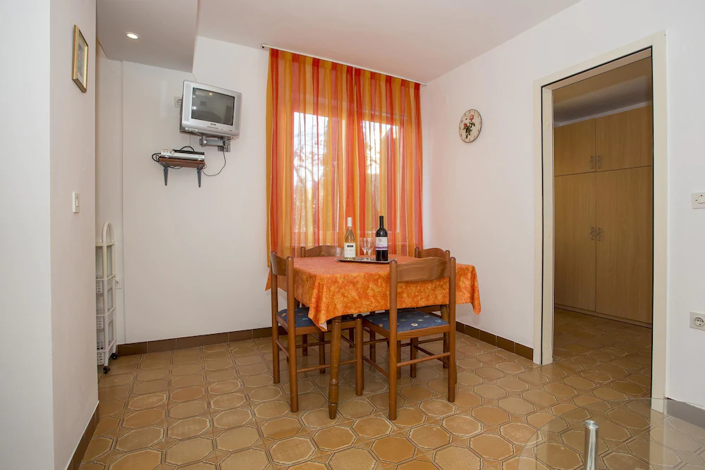 Apartments Kamelia