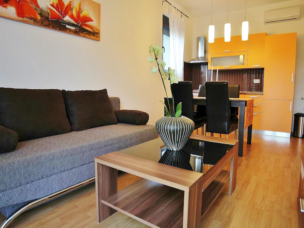 Apartments Karlo & Jakov
