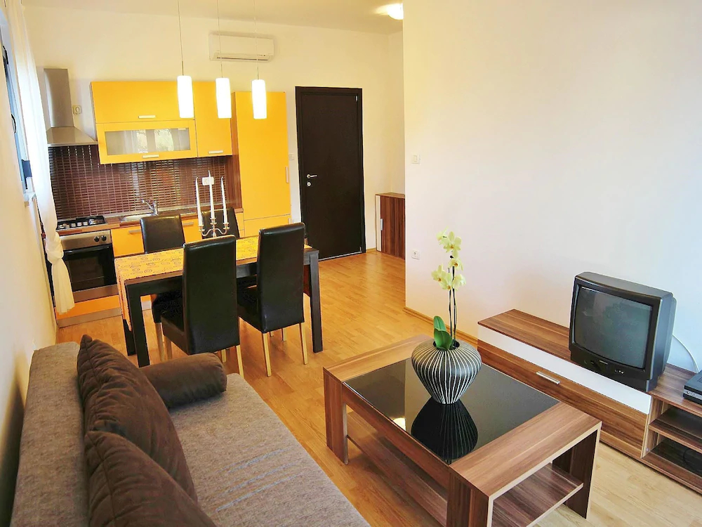 Apartments Karlo & Jakov