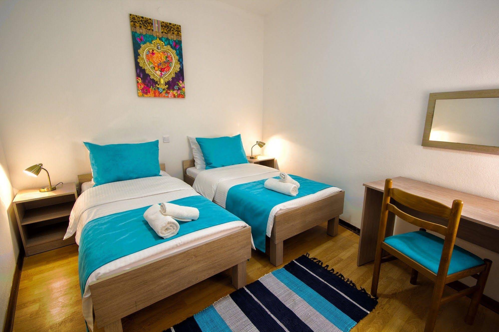 City point rooms & more