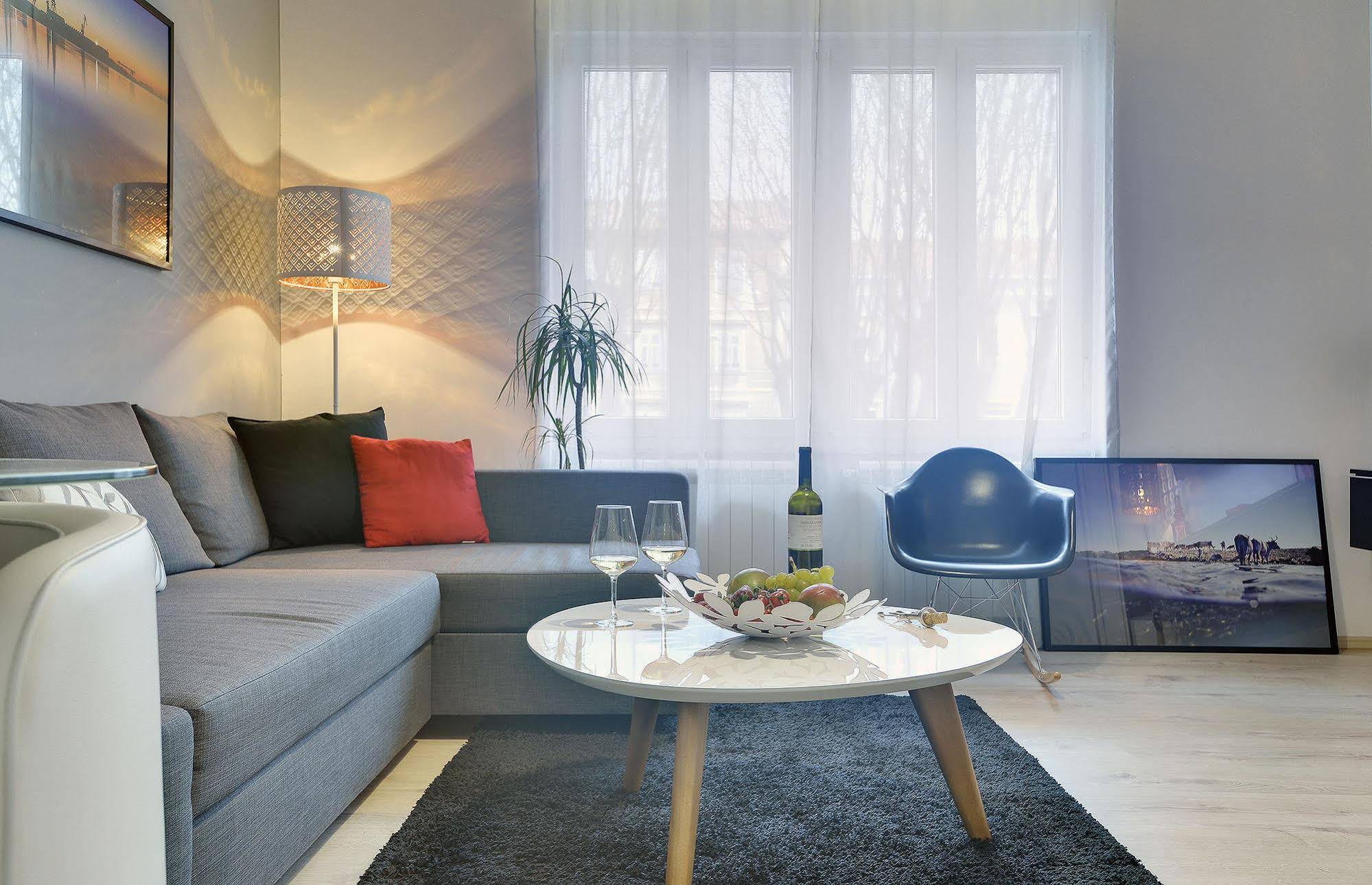 D&A Center Apartments