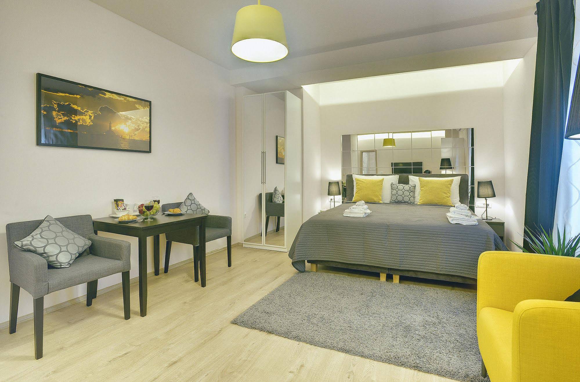 D&A Center Apartments