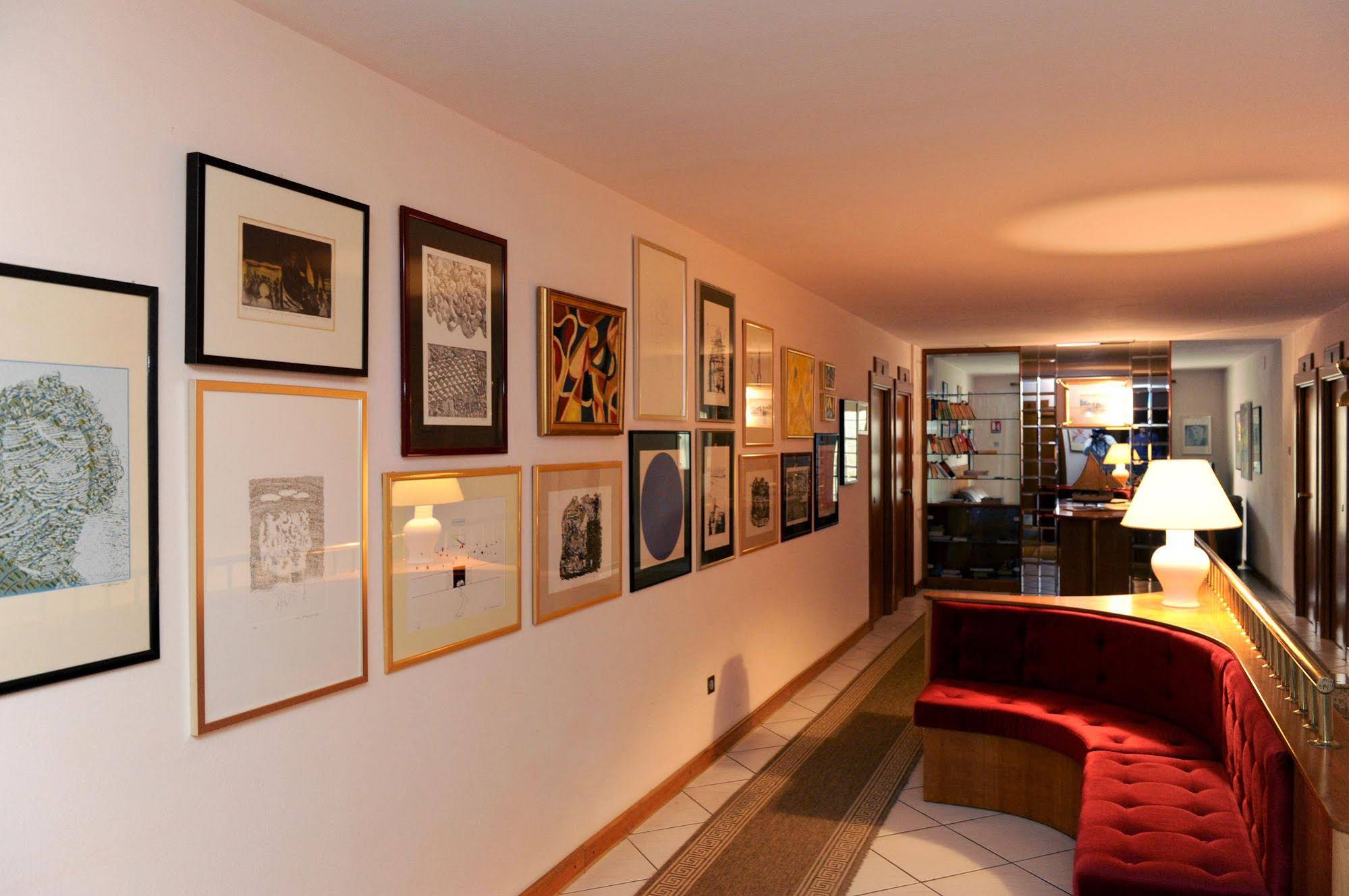 Milan - Hotel & Restaurant