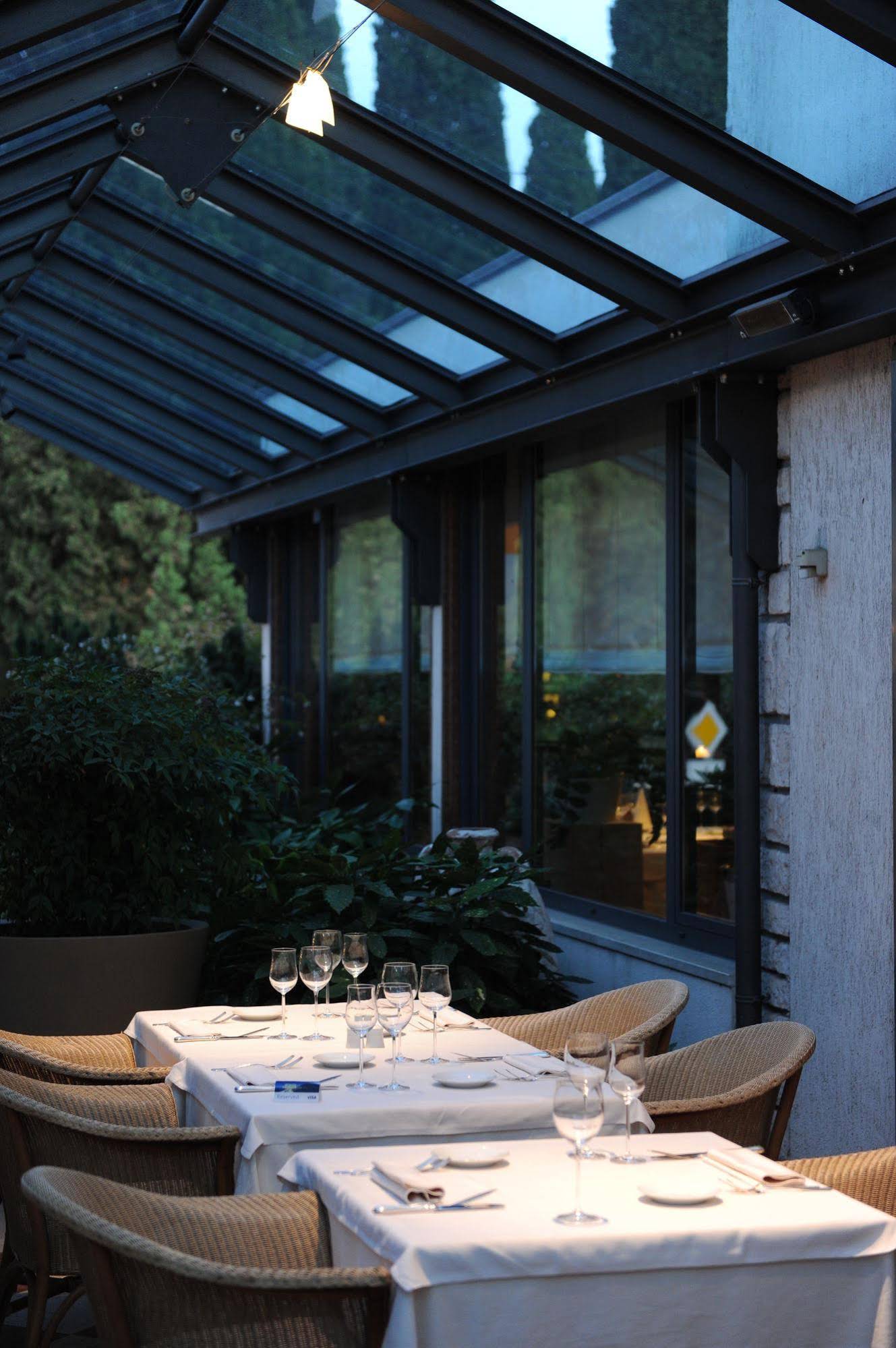 Milan - Hotel & Restaurant