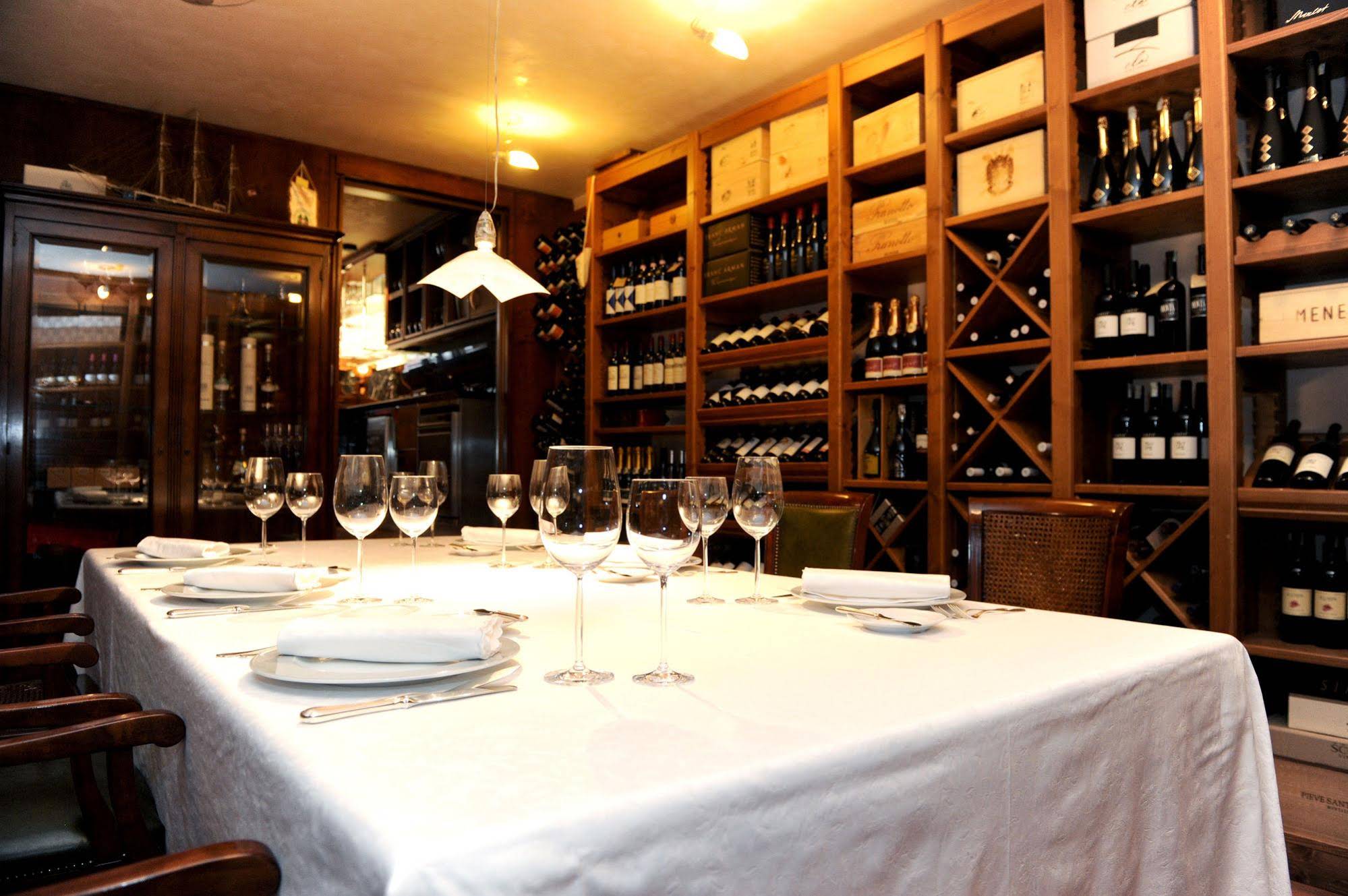 Milan - Hotel & Restaurant