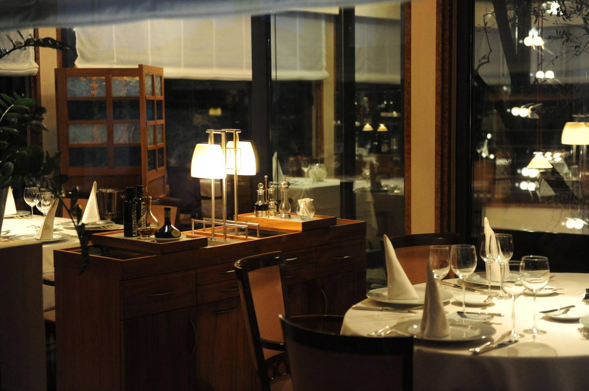 Milan - Hotel & Restaurant