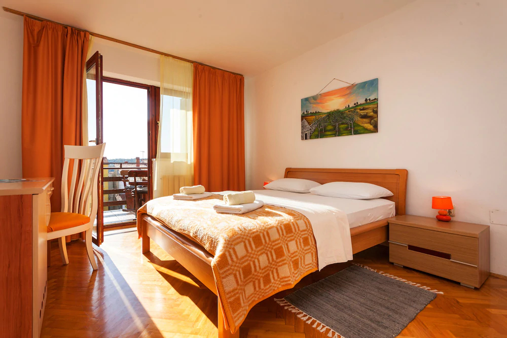 Oina Apartments
