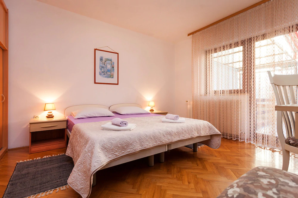 Oina Apartments