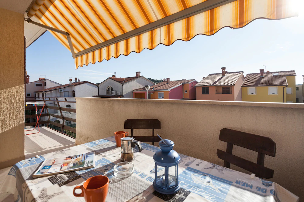 Oina Apartments