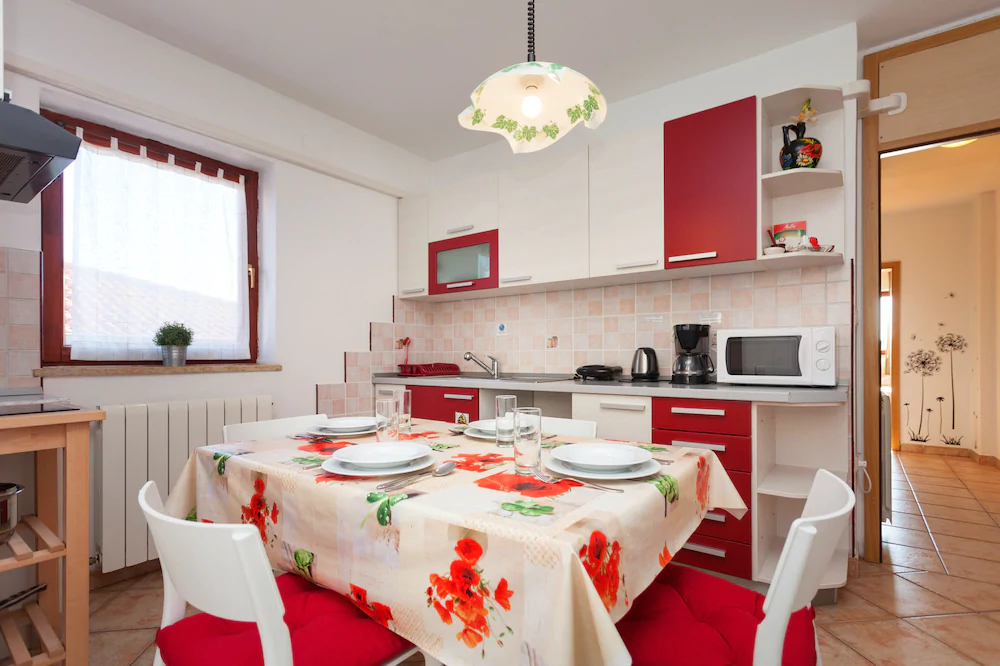 Oina Apartments