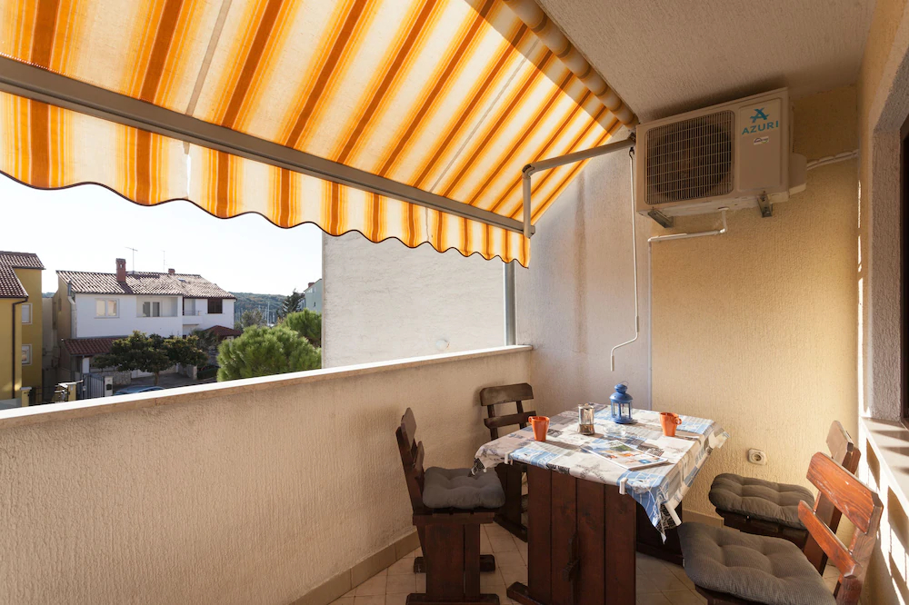 Oina Apartments