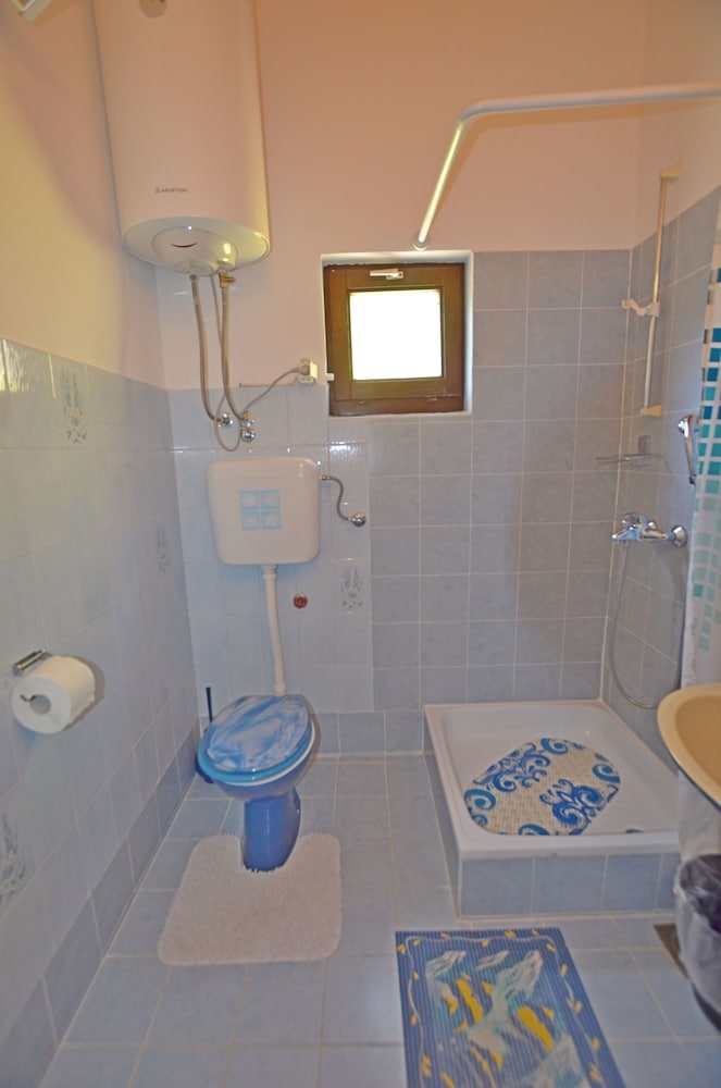 Apartments and Rooms Viktorija