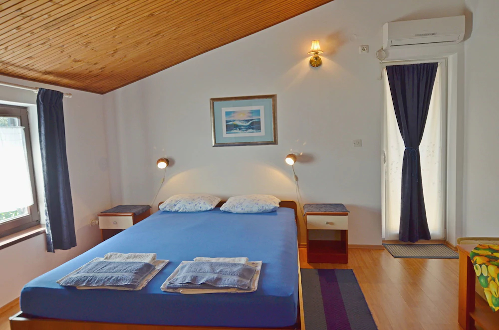 Apartments and Rooms Viktorija