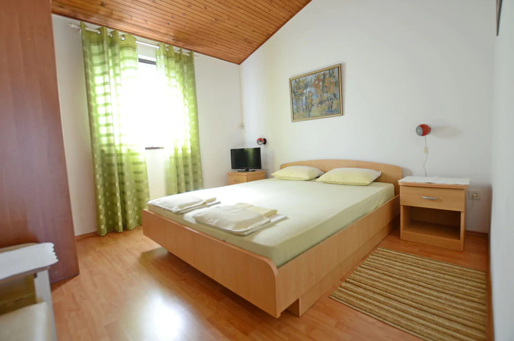 Apartments and Rooms Viktorija