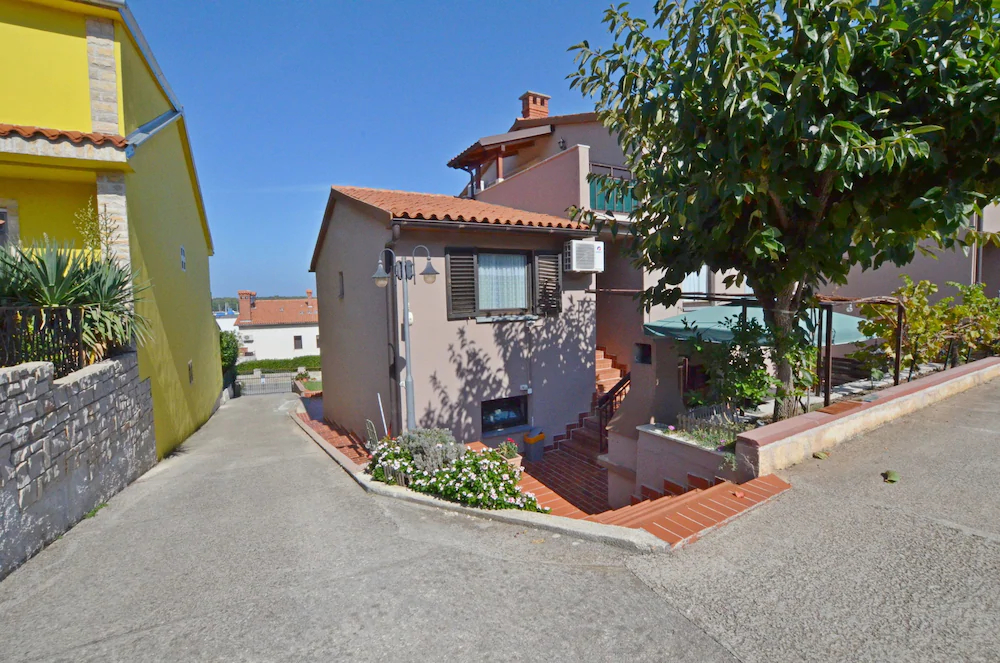 Apartments and Rooms Viktorija