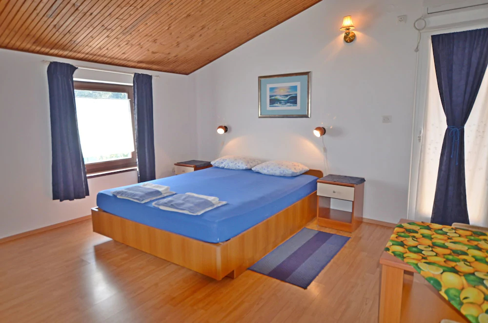 Apartments and Rooms Viktorija