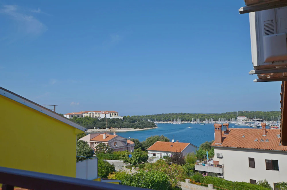 Apartments and Rooms Viktorija