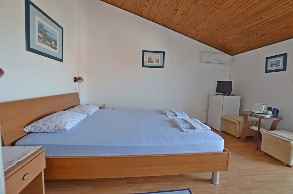 Apartments and Rooms Viktorija