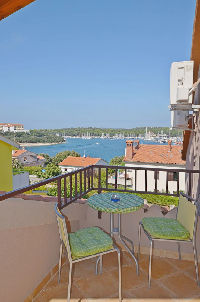 Apartments and Rooms Viktorija