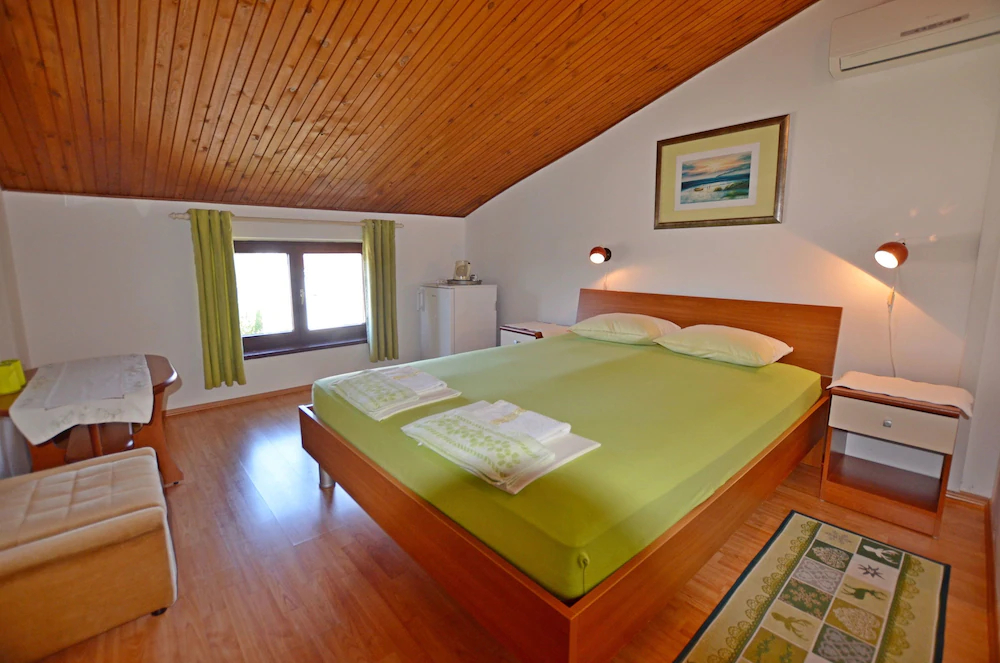 Apartments and Rooms Viktorija