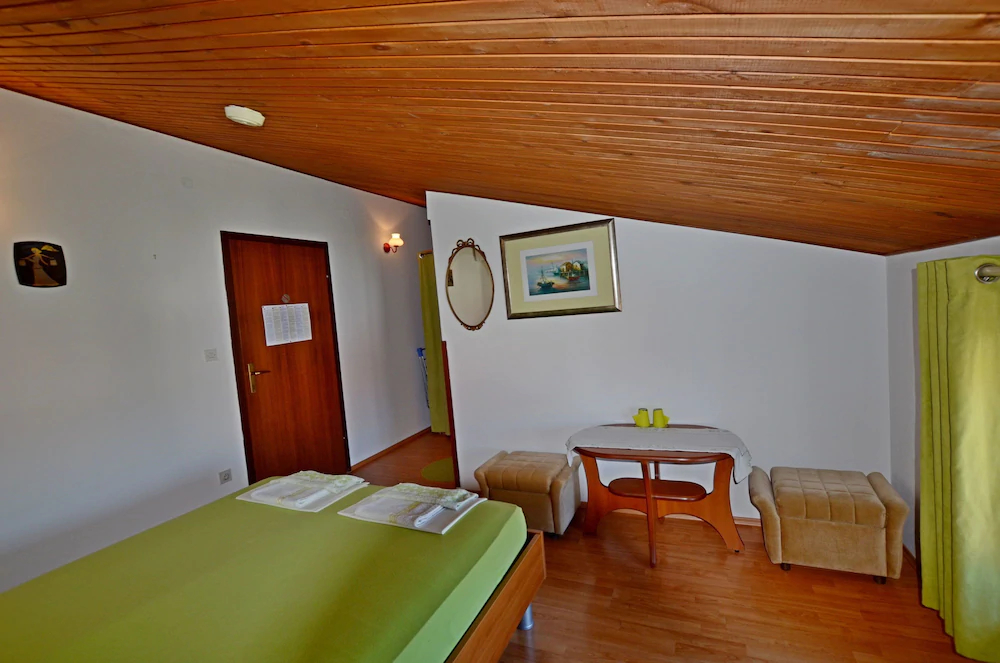 Apartments and Rooms Viktorija