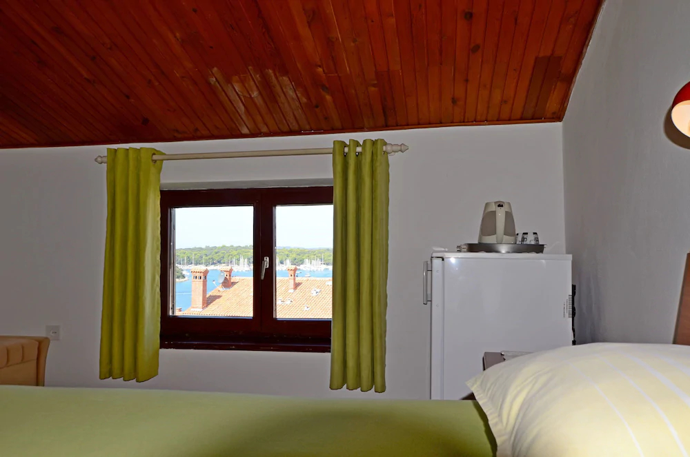 Apartments and Rooms Viktorija