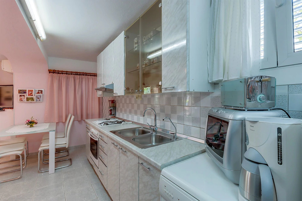 Apartments And Room Rukonic
