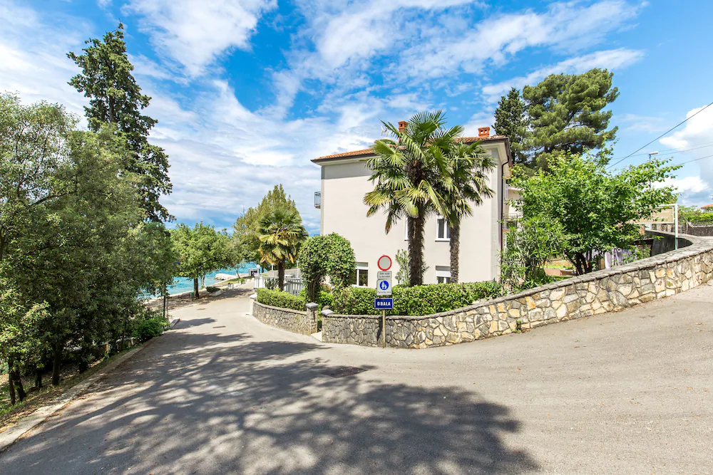 Apartments & Rooms Milcetic