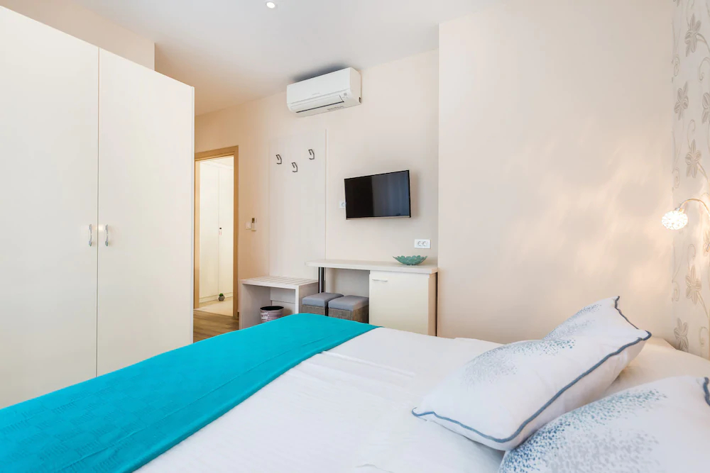 Apartments & Rooms Milcetic