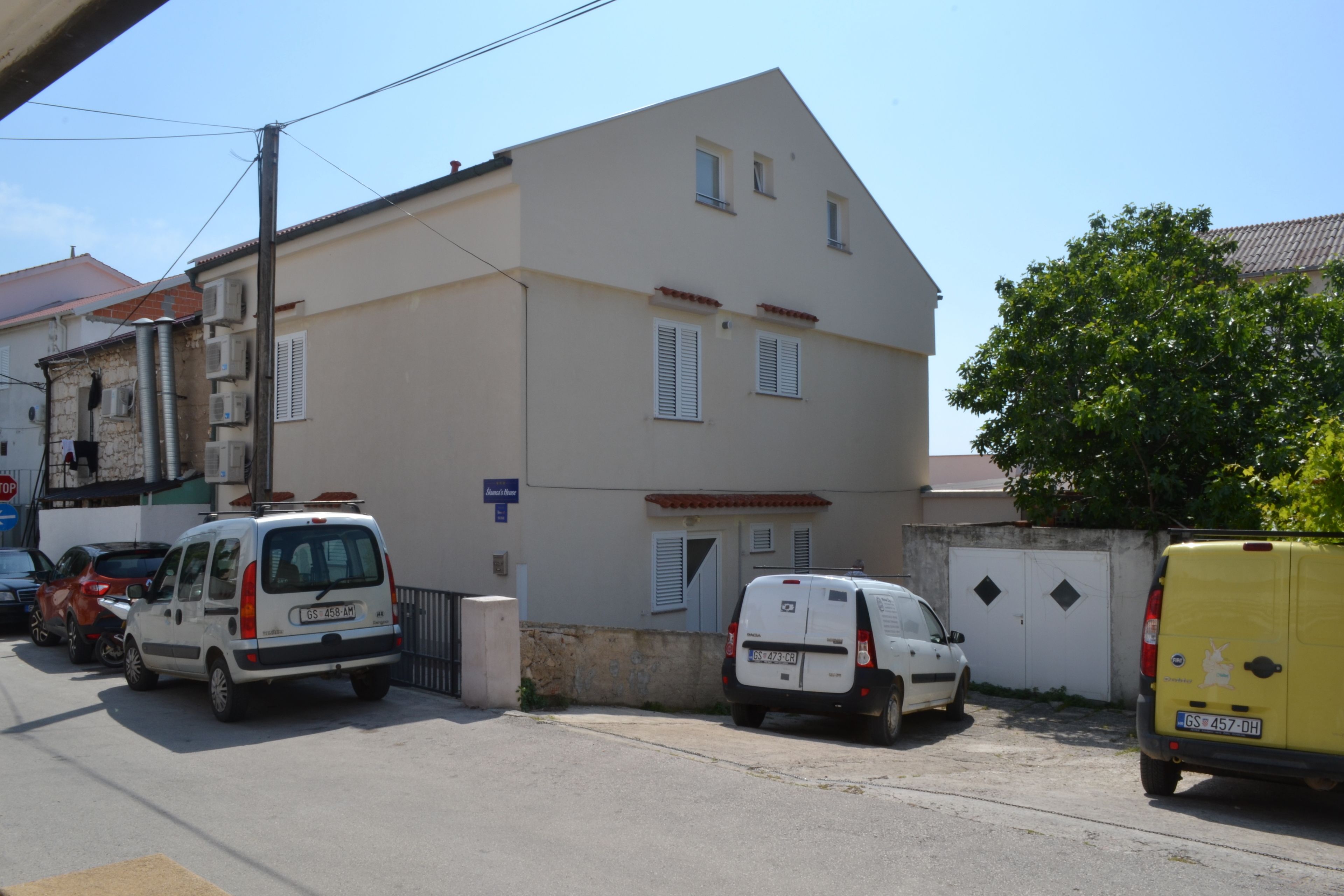 Skunca's House