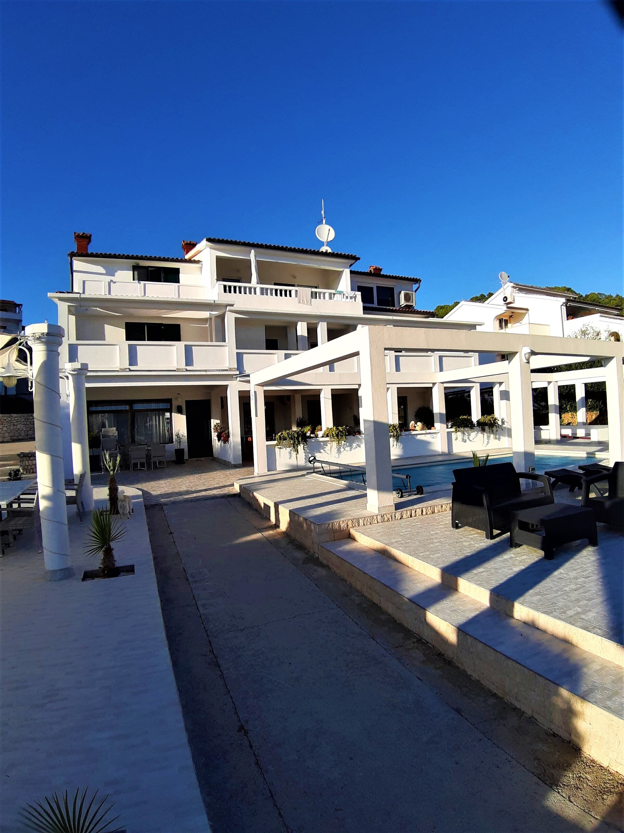 Apartments Raffaello