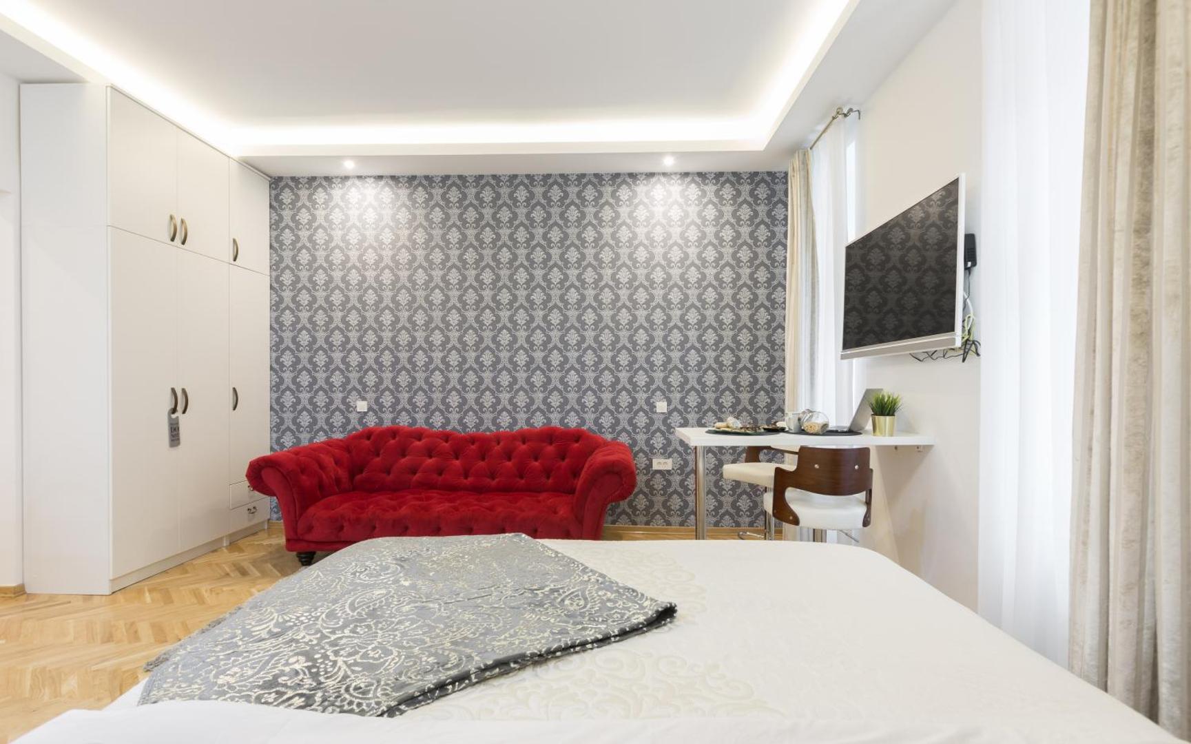 Aurelia Antik Apartments & Rooms