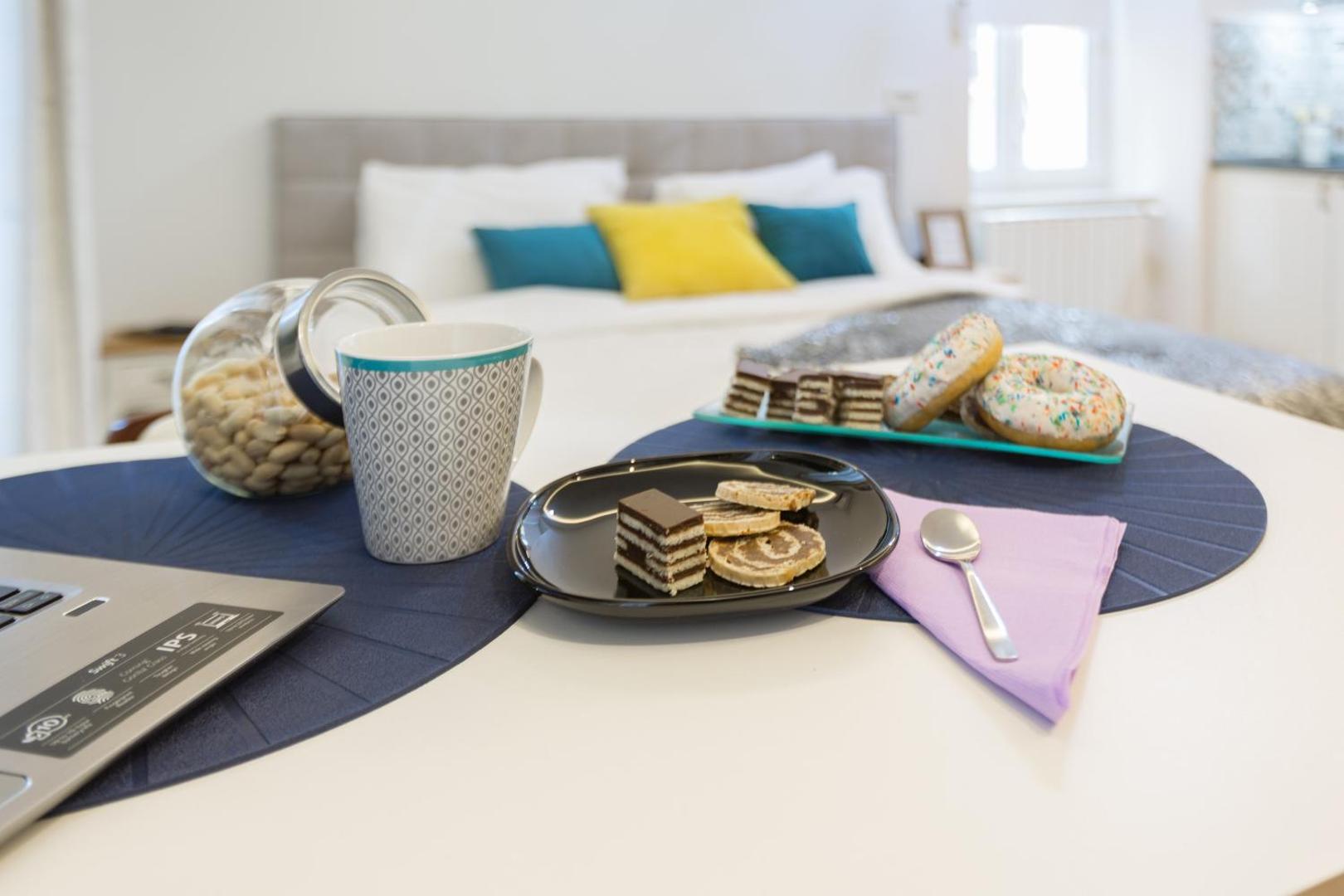 Aurelia Antik Apartments & Rooms