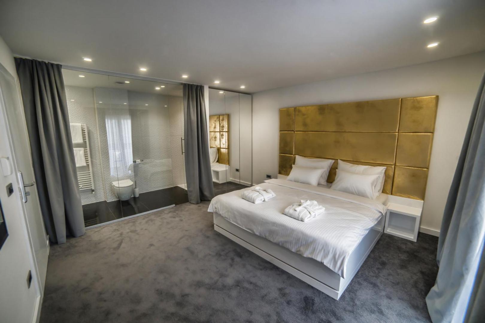 Hotel Forty Two